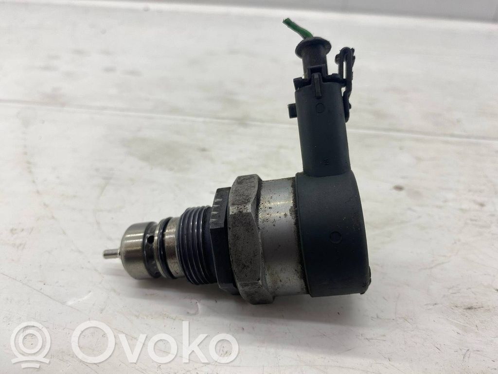 Volvo S80 Fuel pressure regulator 