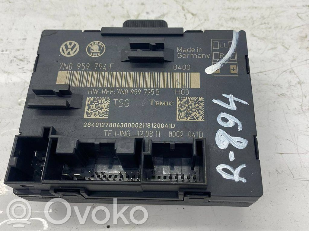 Volkswagen PASSAT B8 Door control unit/module 