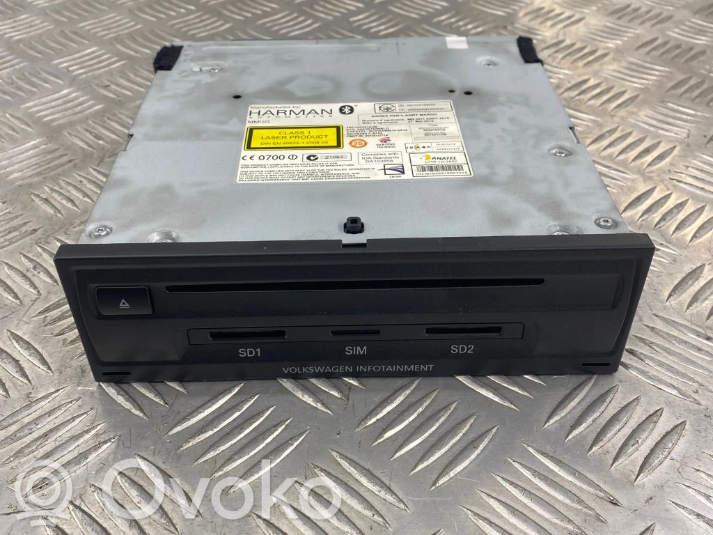 Volkswagen Touareg II Stacja multimedialna GPS / CD / DVD 