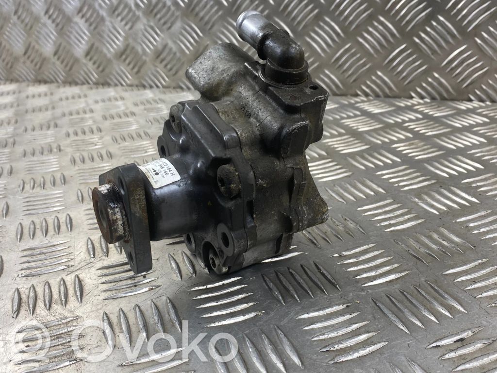 Audi Q7 4L Ohjaustehostimen pumppu 