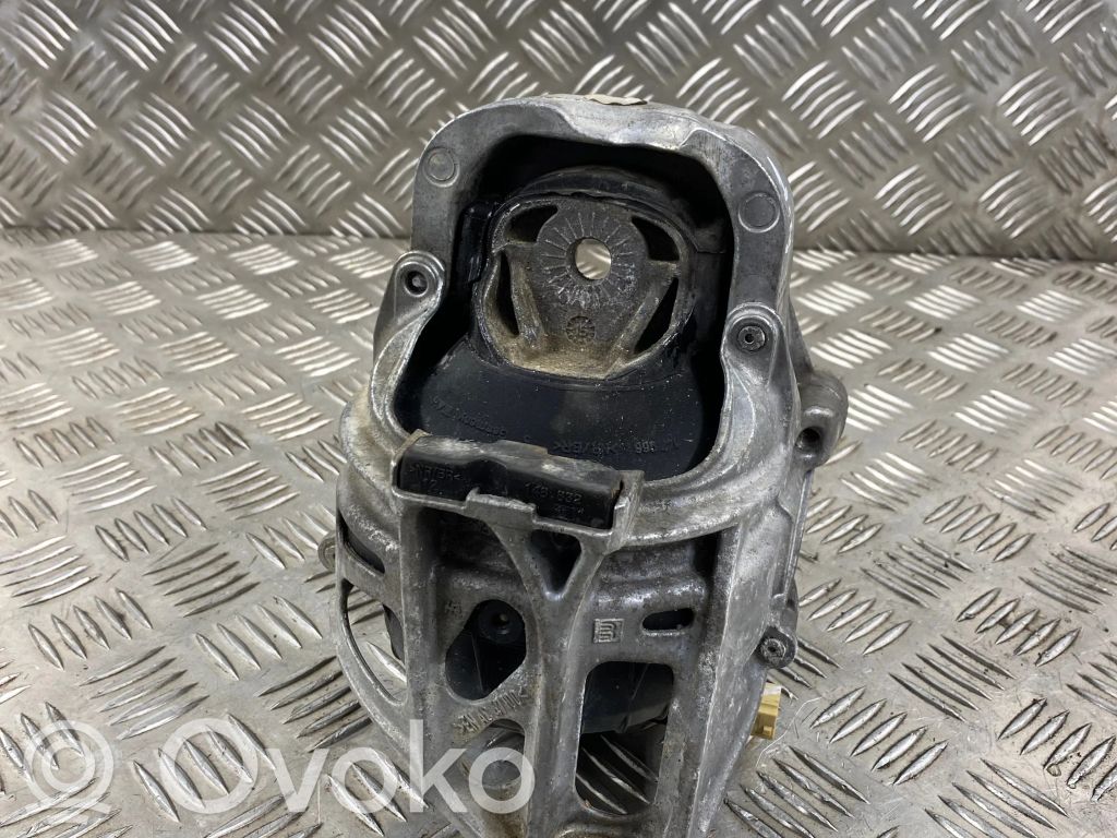 Audi Q7 4M Engine mount bracket 
