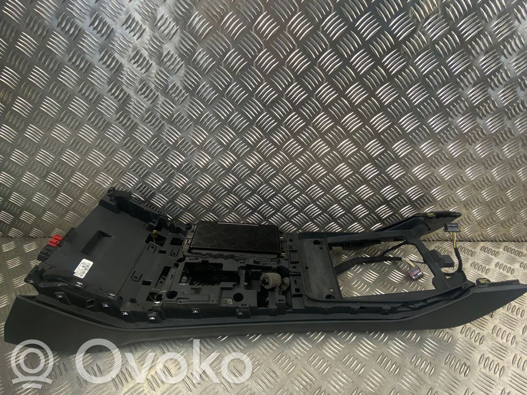 Audi Q7 4M Consola central 