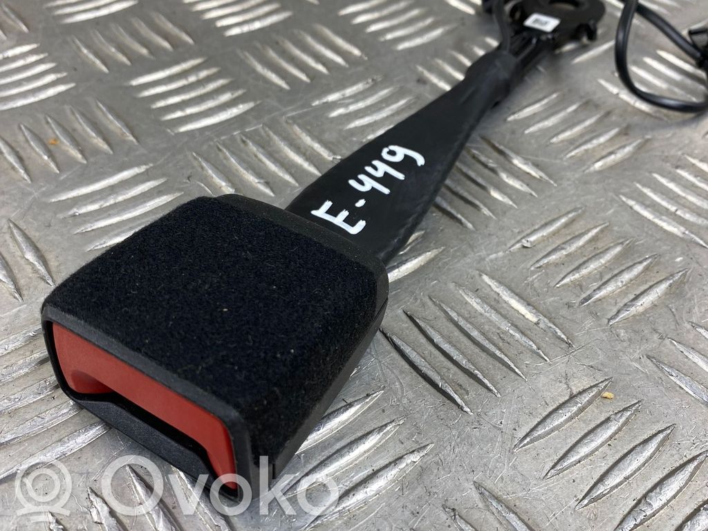 Audi A4 S4 B9 8W Klamra przedniego pasa bezpieczeństwa 