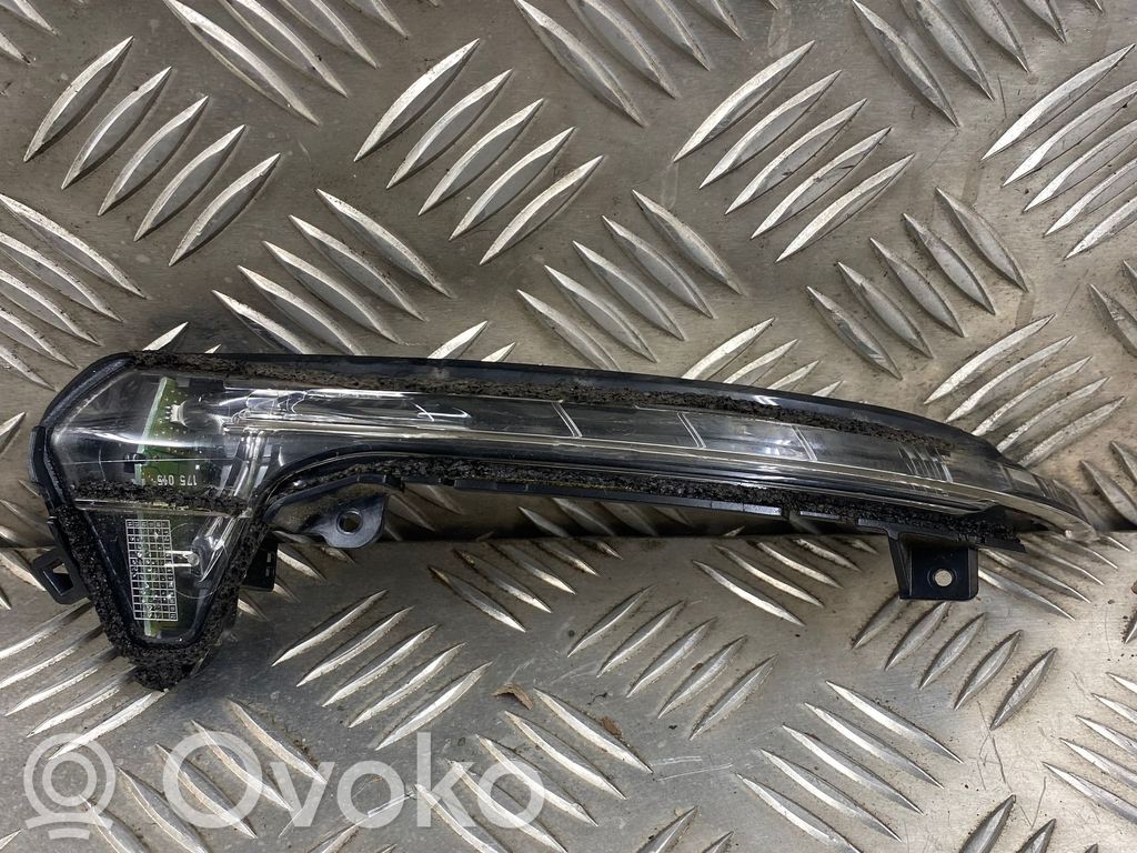 Audi A6 S6 C7 4G Elektryczne lusterko boczne drzwi przednich 
