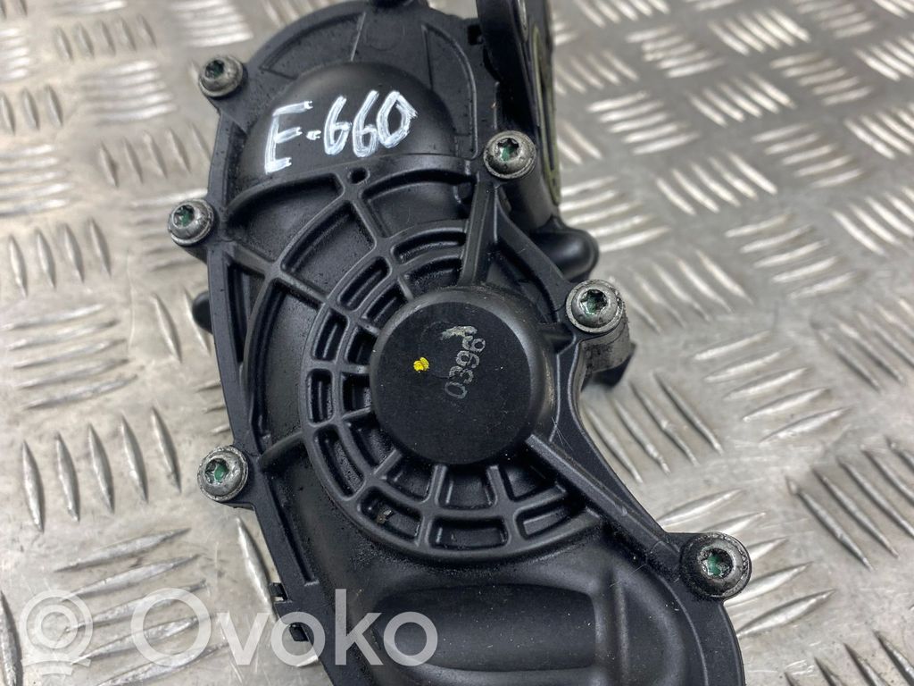 Audi Q7 4M Termostats / termostata korpuss 