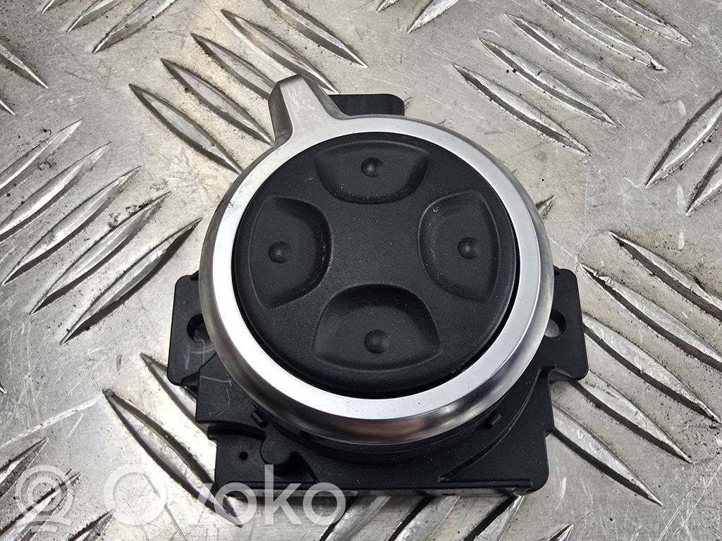 Audi Q7 4M Seat control switch 