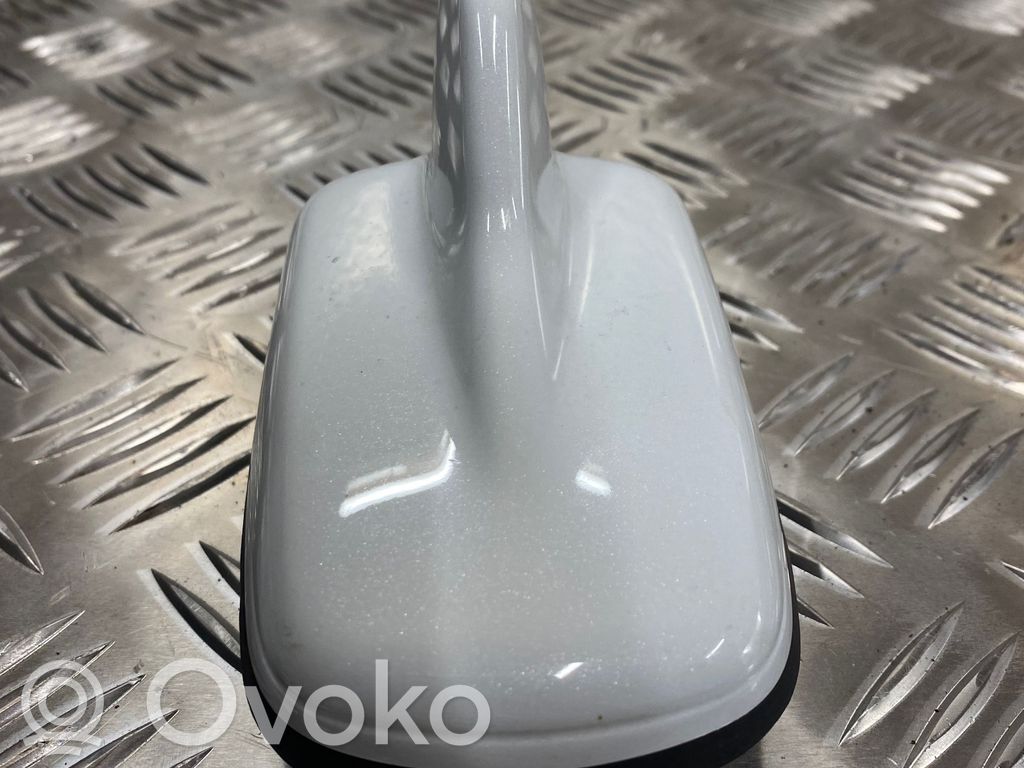 Volkswagen Touareg III Antena aérea GPS 