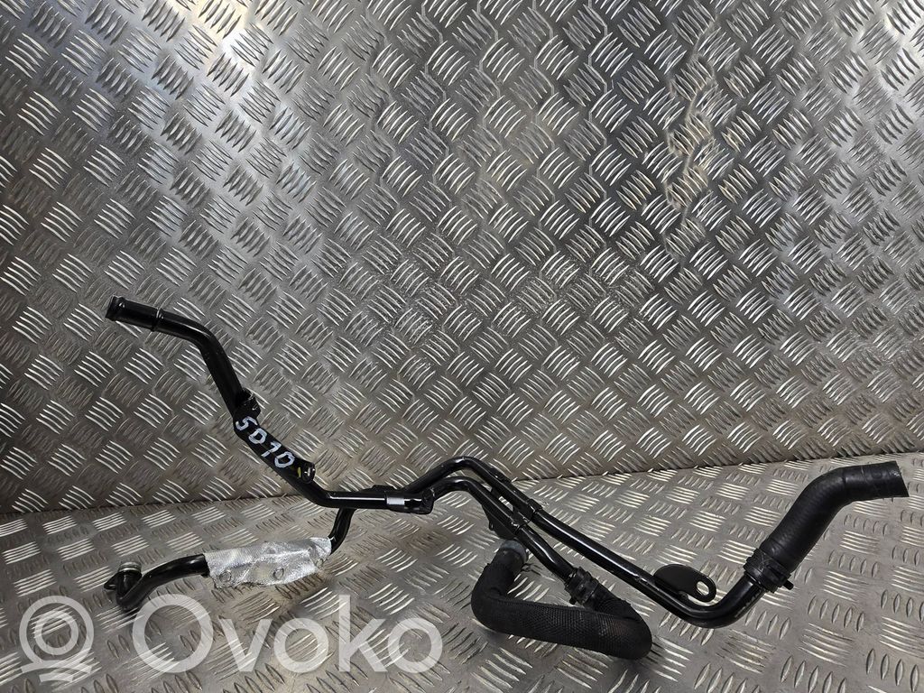 Audi Q7 4M Engine coolant pipe/hose 