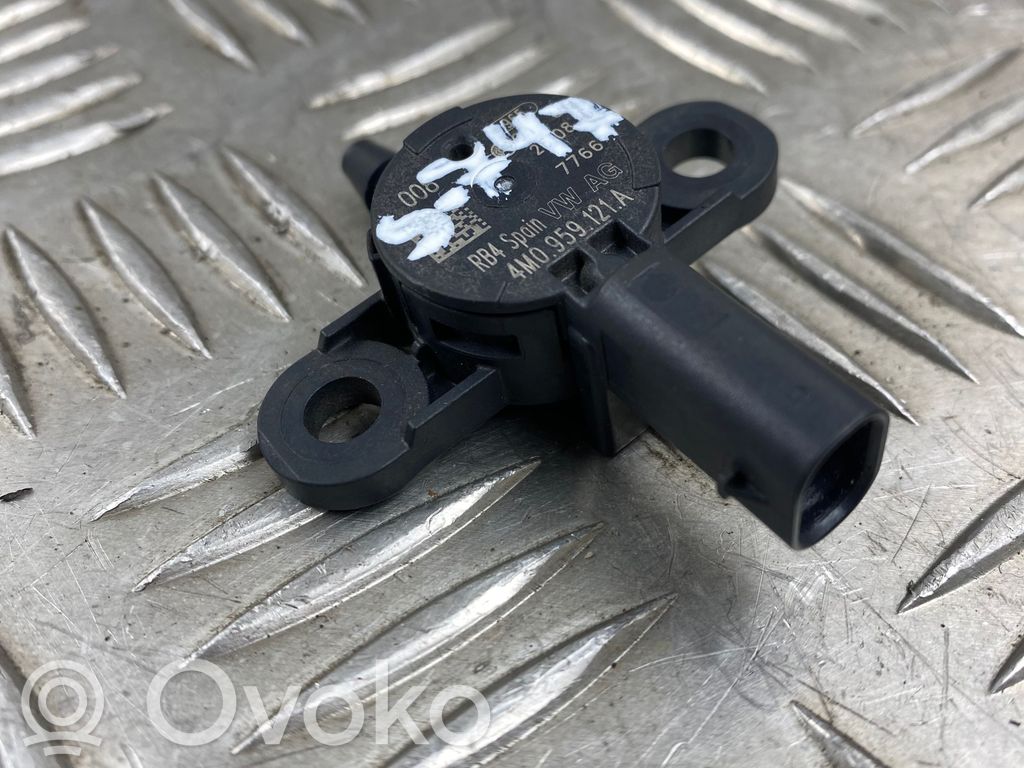 Audi Q7 4M Airbagsensor Crashsensor Drucksensor 