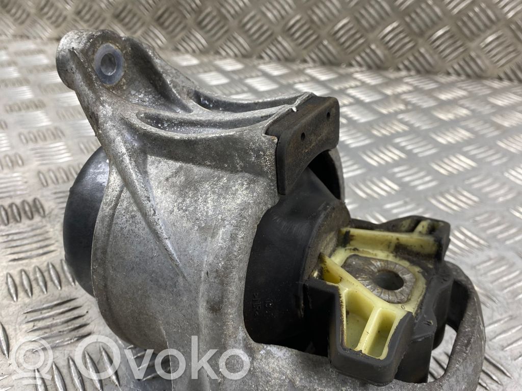 Audi A4 S4 B9 Engine mount bracket 