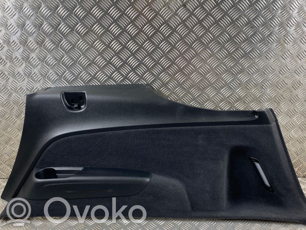 Audi Q7 4M Boczek / Tapicerka / bagażnika 