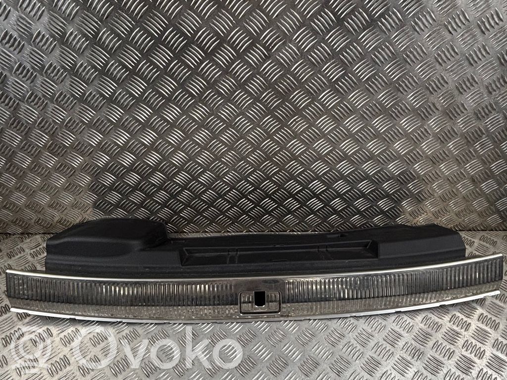 Audi Q7 4M Bagāžnieka sliekšņa dekoratīvā apdare 
