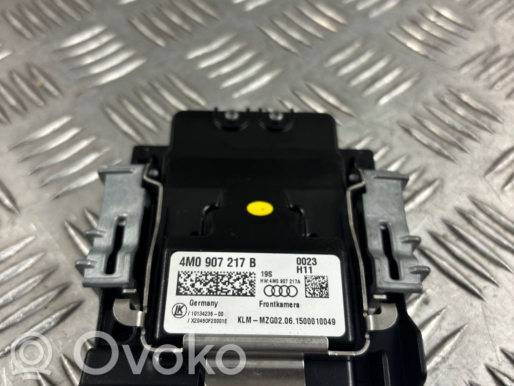 Audi Q7 4M Windshield/windscreen camera 
