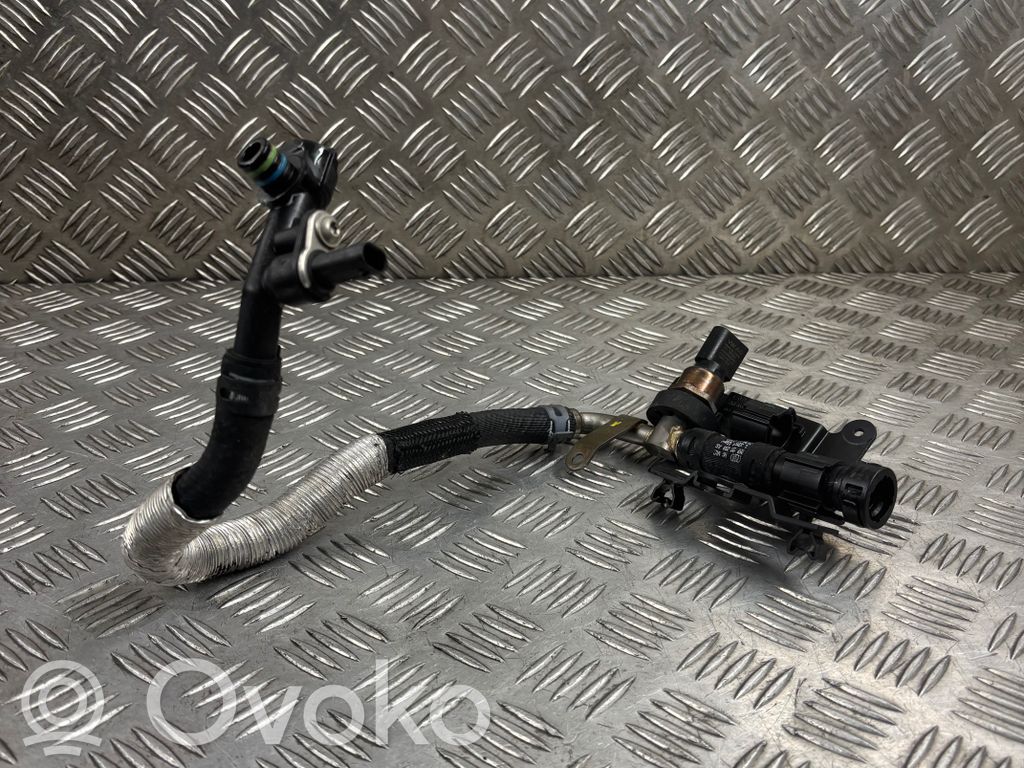 Inne części komory silnika   059130381AC,059130299AS