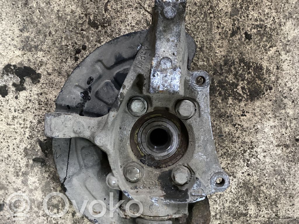 Front wheel hub