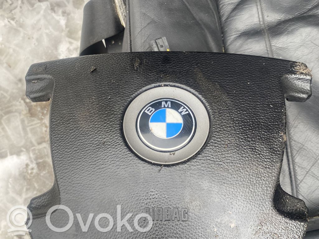 Steering wheel airbag