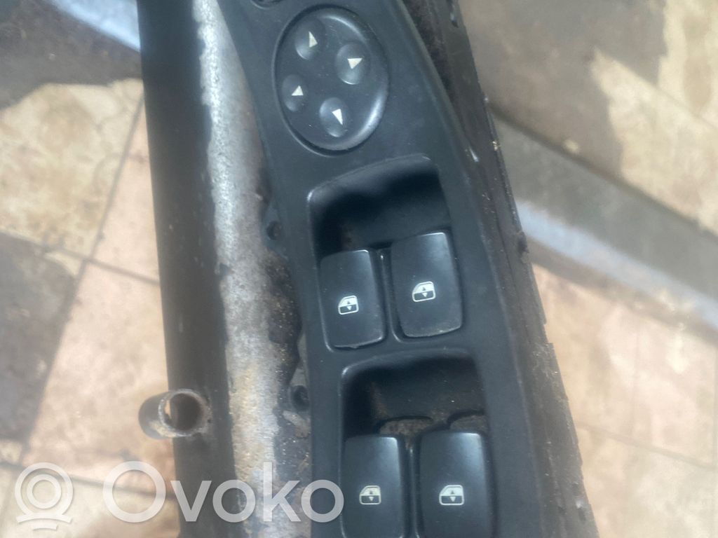 Chrysler Pacifica Electric window control switch 