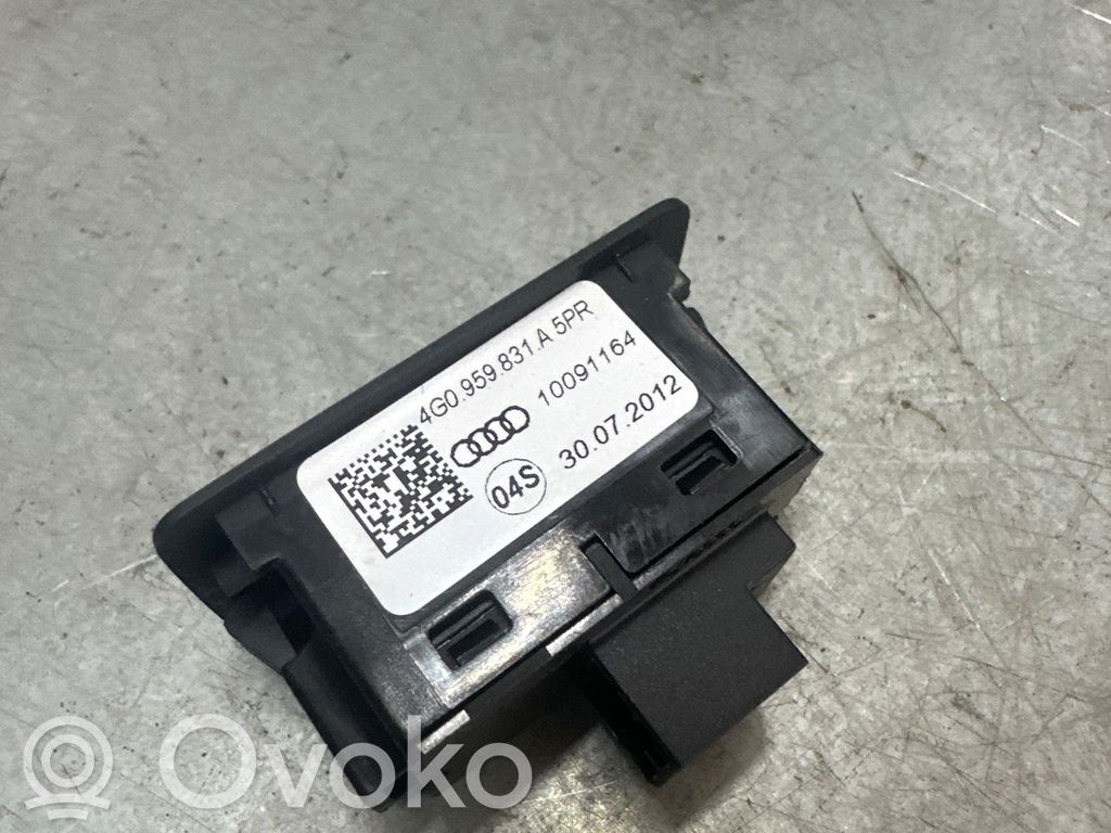 Tailgate/boot open switch button   4G0959831A,10091164,30072012