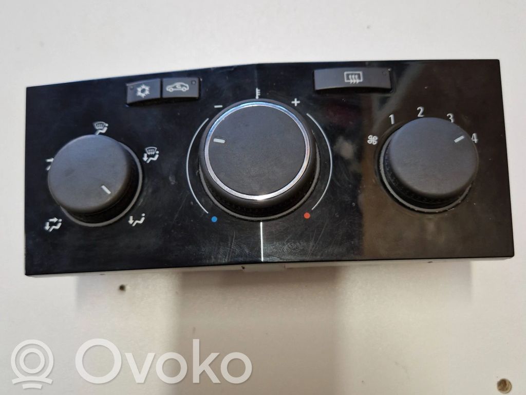 Opel Zafira B Panel klimatyzacji 