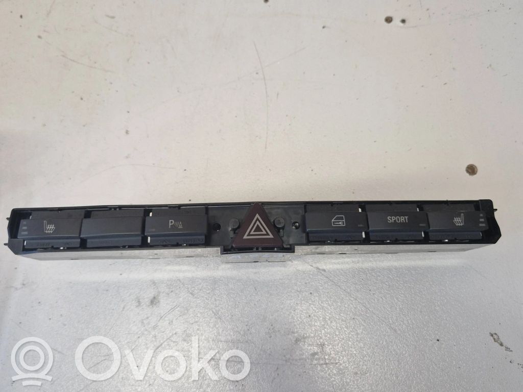 Opel Zafira B Przycisk świateł awaryjnych 
