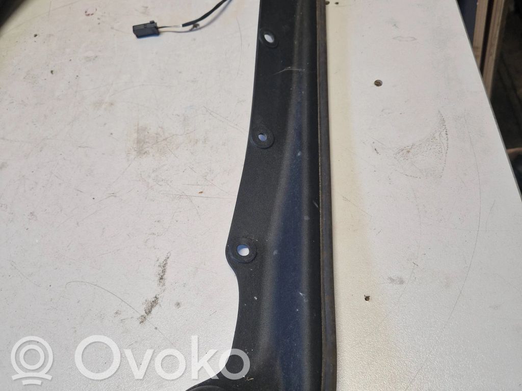 Opel Insignia A Uszczelka tylnej klapy bagażnika 