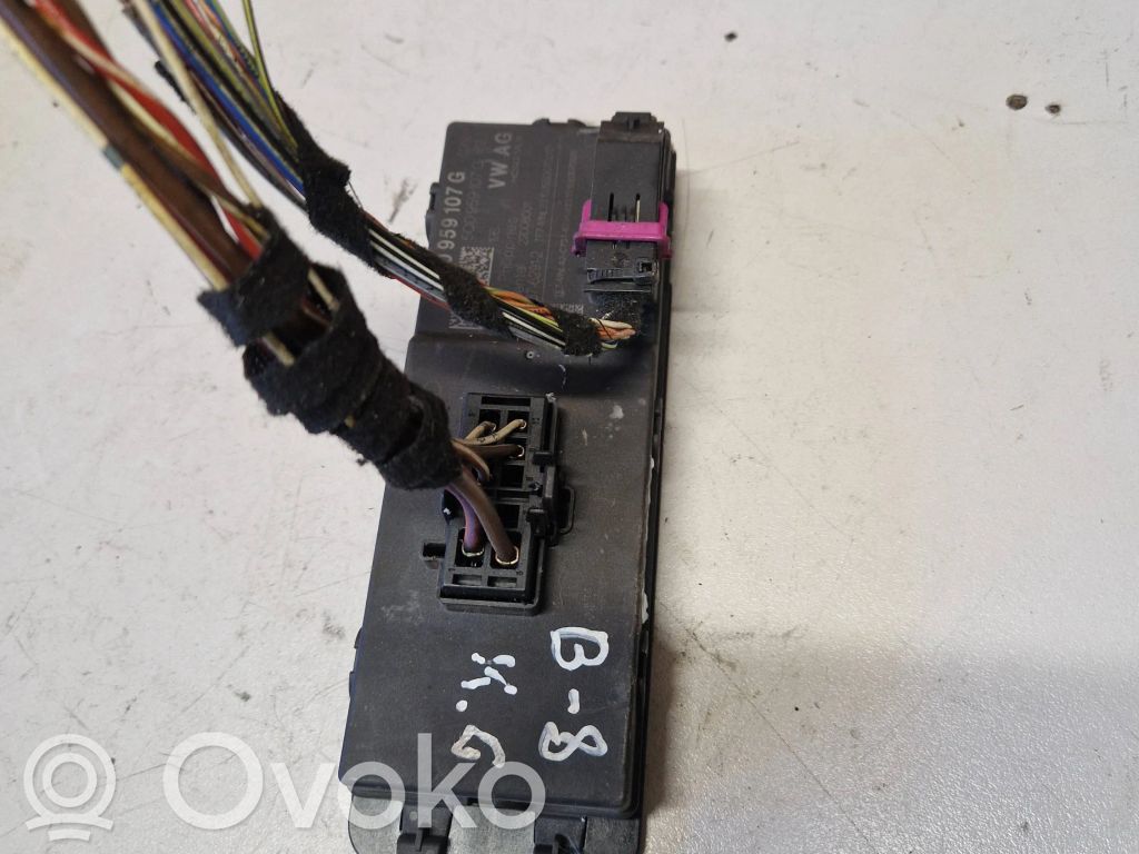 Volkswagen PASSAT B8 Tailgate/trunk control unit/module 