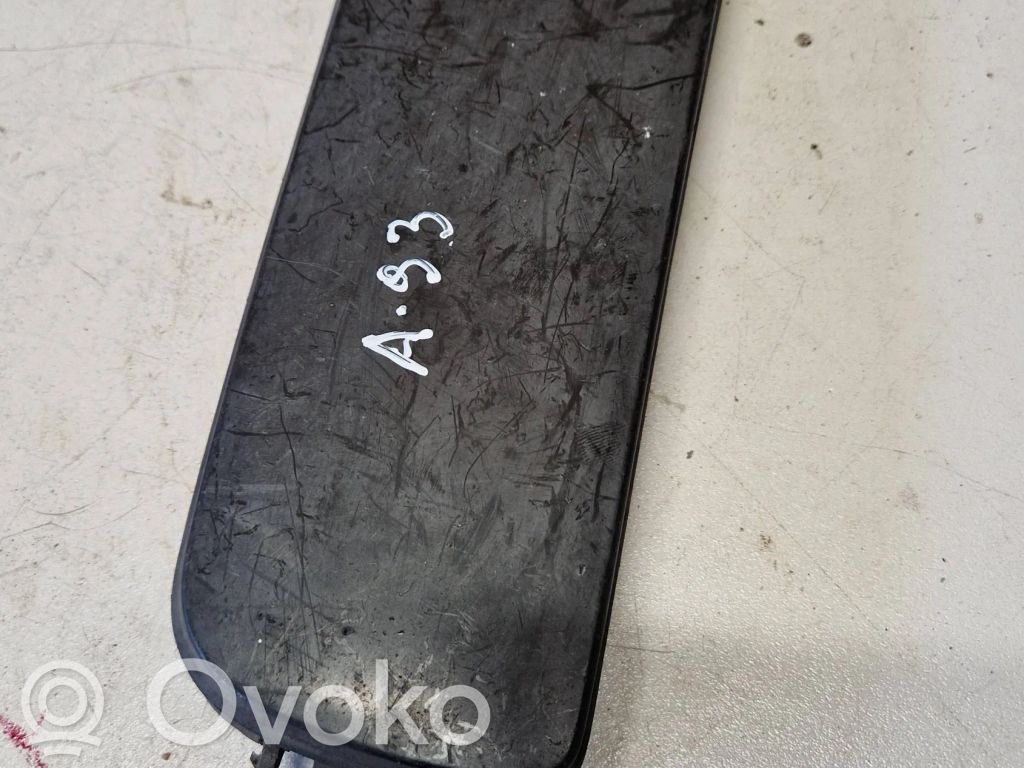 BMW 3 E36 Etupuskurin alempi jäähdytinsäleikkö 