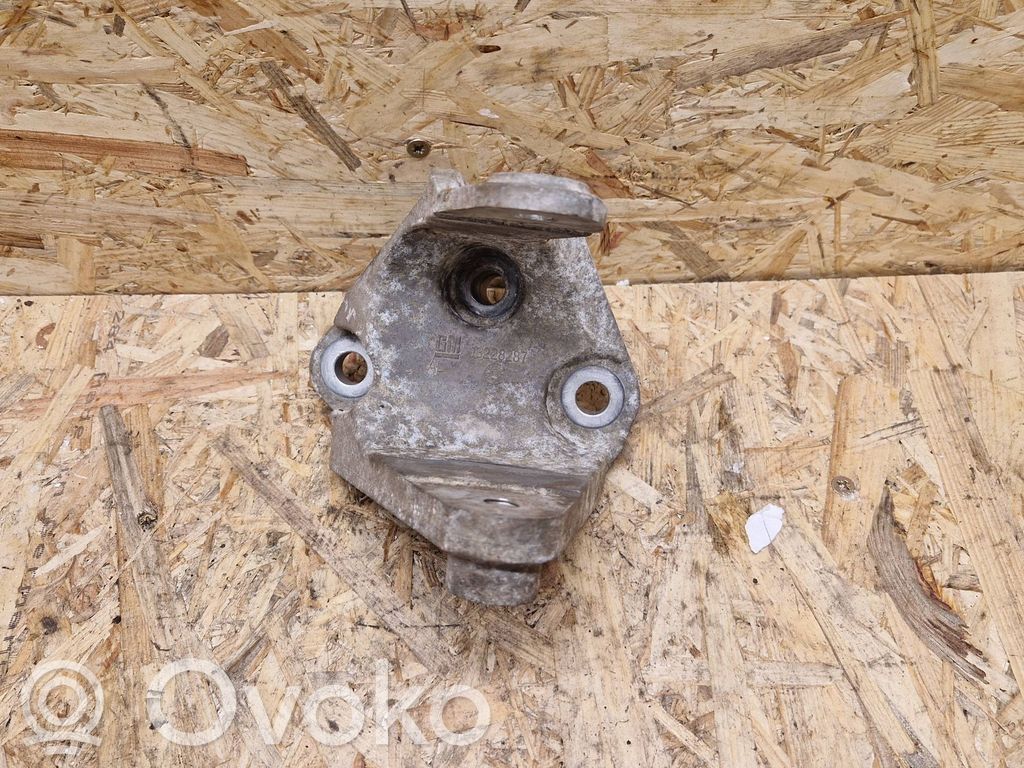 Engine mounting bracket   13228287