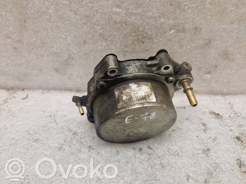 Opel Insignia A Vacuum pump 