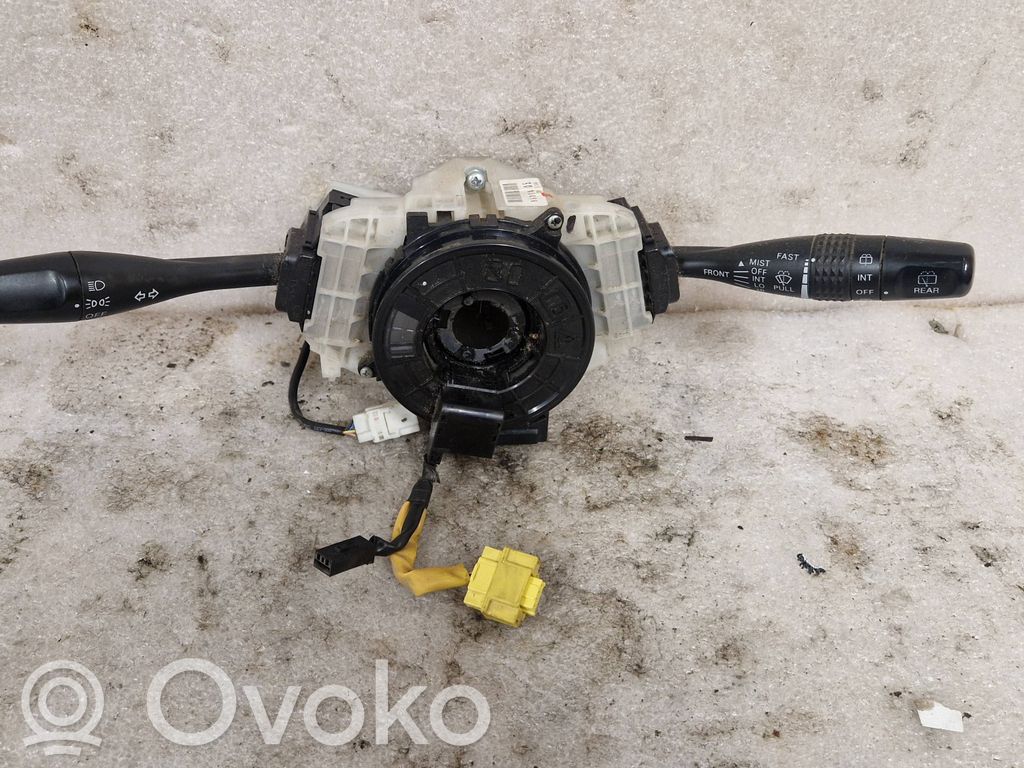 Mitsubishi Grandis Commodo, commande essuie-glace/phare 