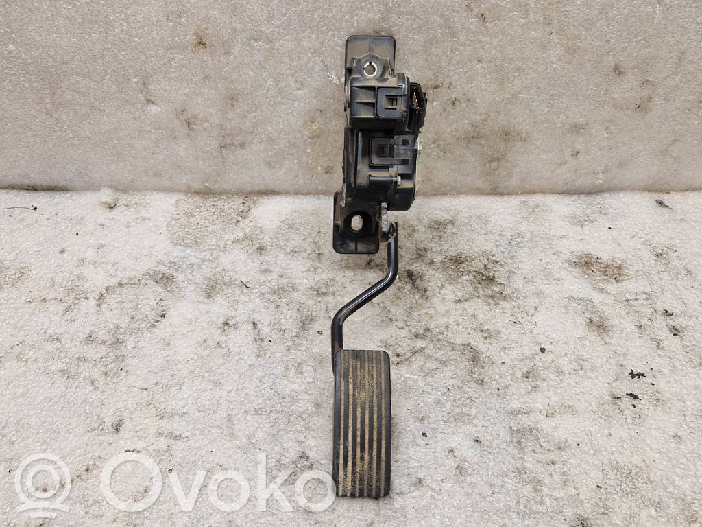 Mitsubishi Grandis Accelerator throttle pedal 