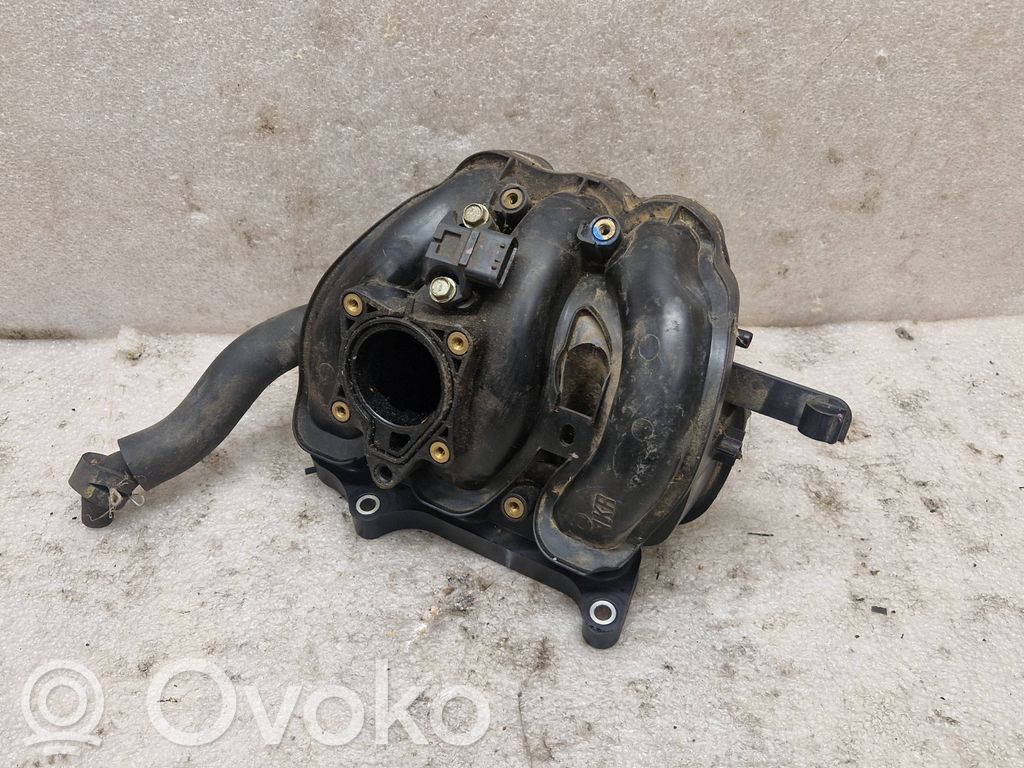 Toyota Yaris Intake manifold 