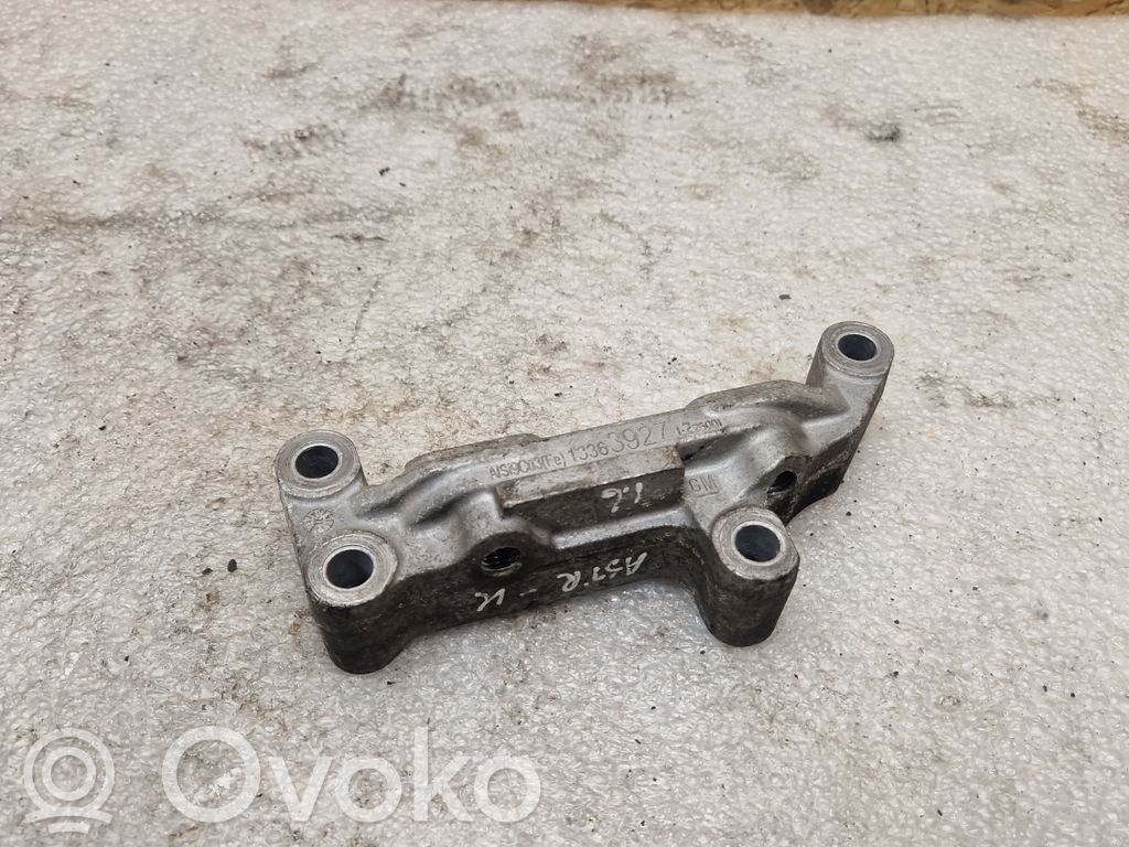Opel Astra K Engine mounting bracket 