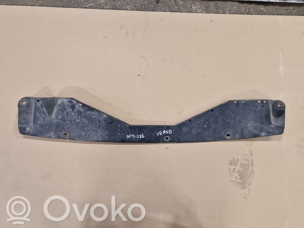 Toyota Verso Osłona tylna podwozia pod zderzak 