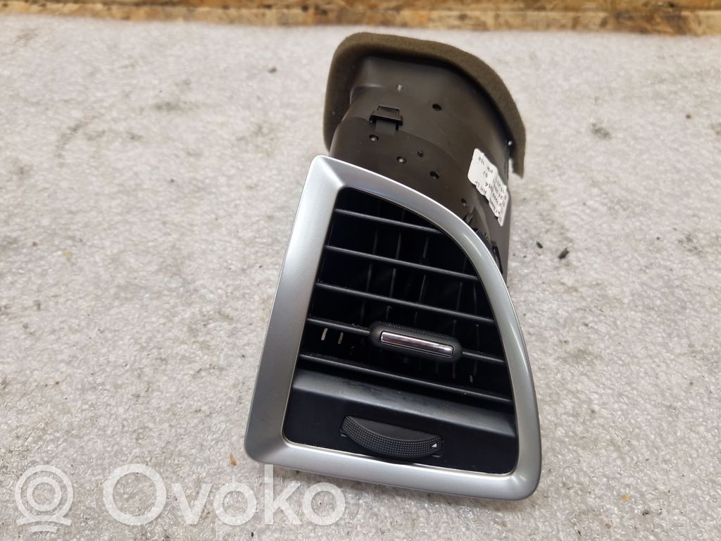 Opel Astra J Boczna kratka nawiewu deski rozdzielczej 