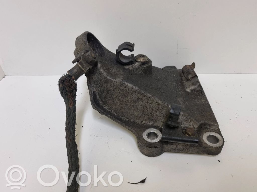 Engine mounting bracket   6770049,22116770049,2211677004901,13807410,677004901,687472