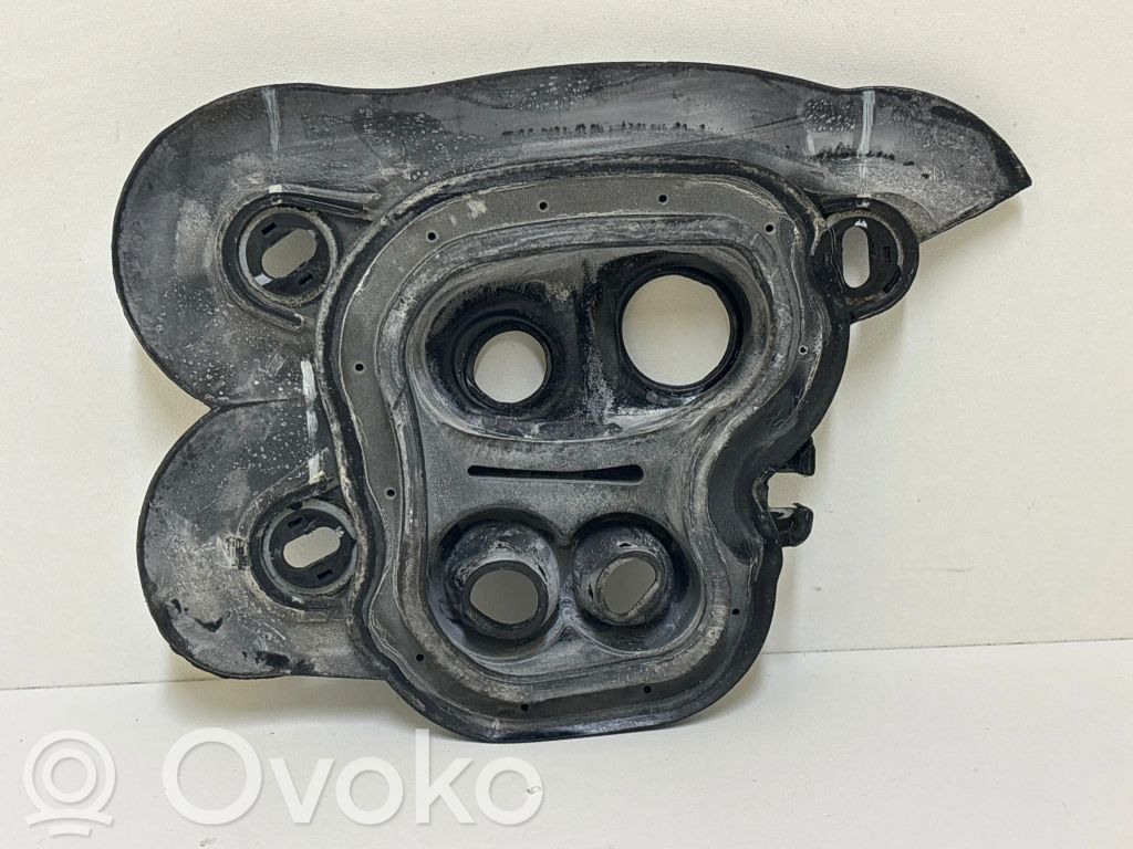 BMW 1 E81 E87 Cita veida dzinēja nodalījuma detaļa 