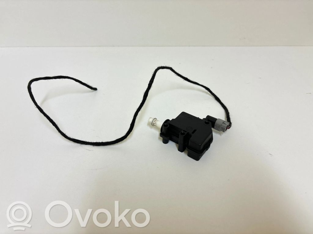BMW 1 F20 F21 Fuel tank cap lock 