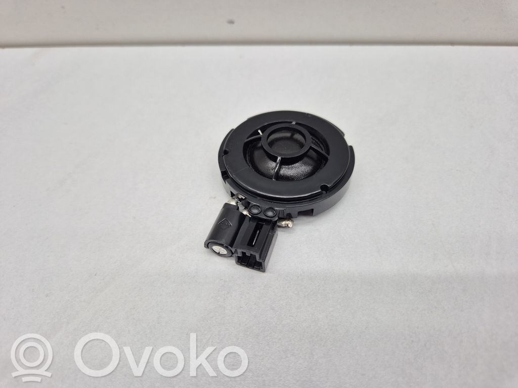 Audi Q3 8U Altavoz de alta frecuencia en la puerta delantera 