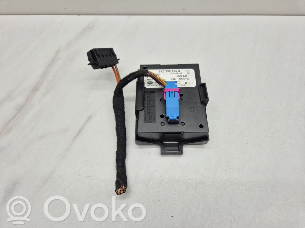 Audi Q3 8U Keyless (KESSY) go control unit/module 