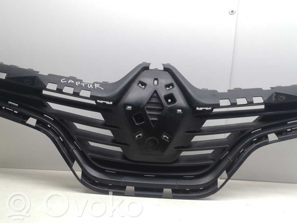 Renault Captur Grille calandre supérieure de pare-chocs avant 