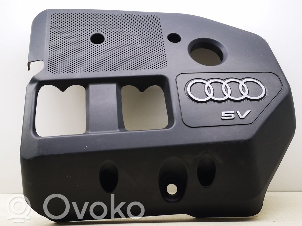 Audi A3 S3 8L Osłona górna silnika 