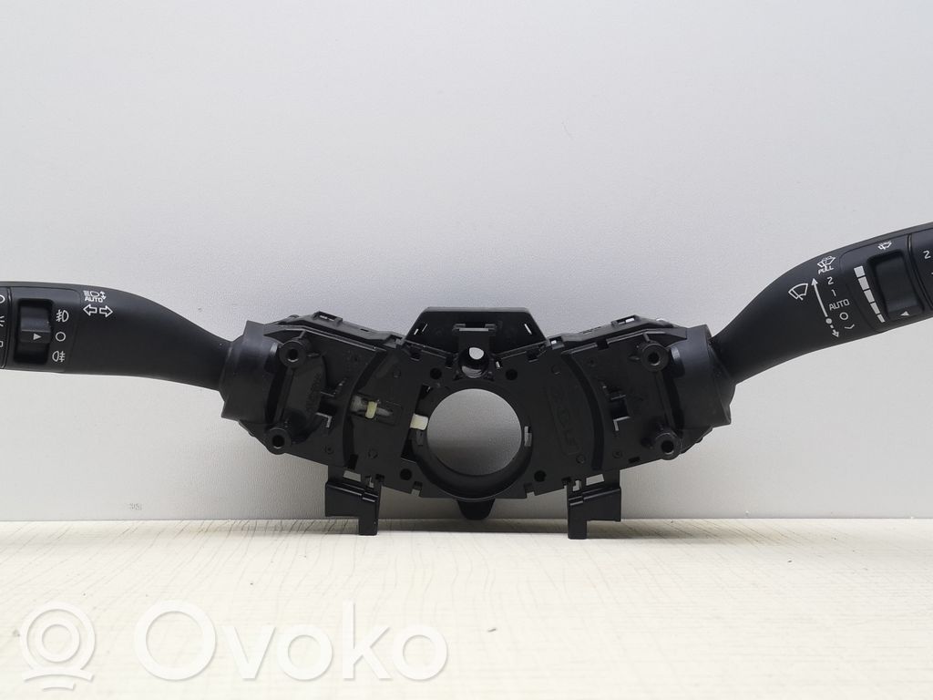 KIA Stonic Wiper turn signal indicator stalk/switch 