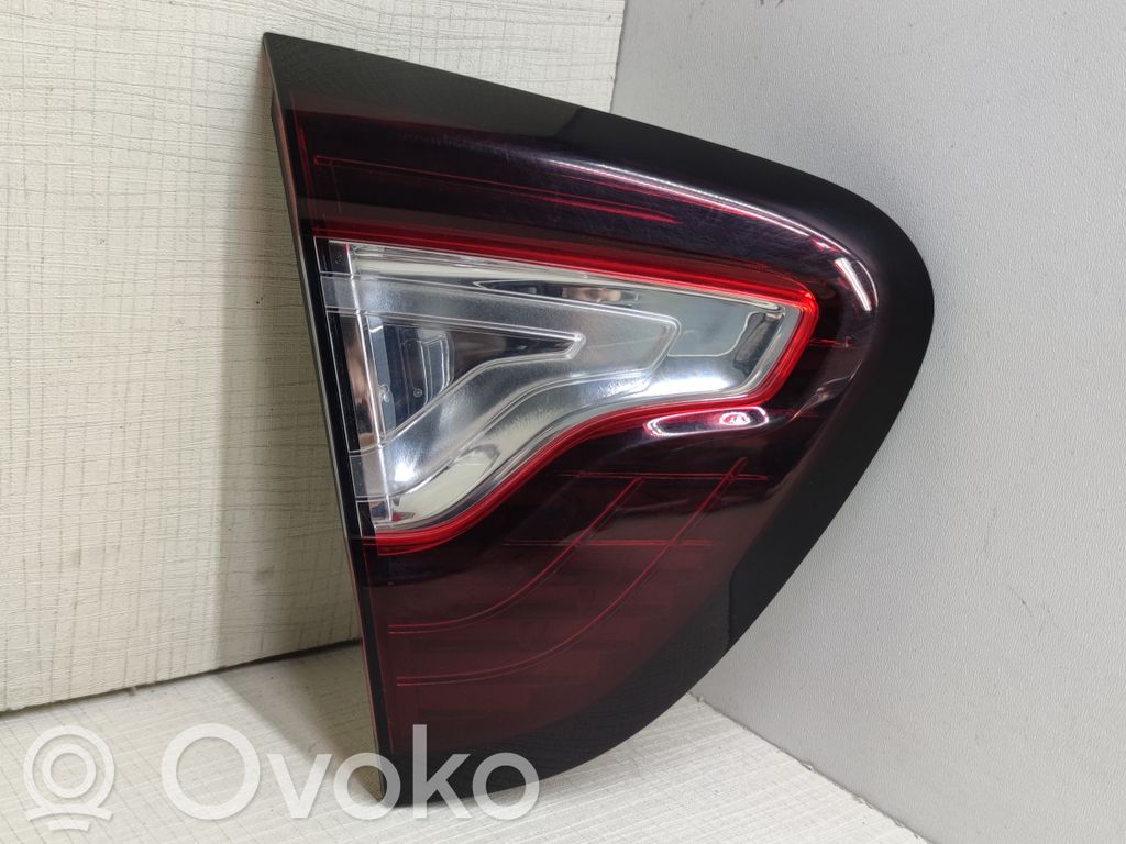 Renault Captur Tailgate rear/tail lights 