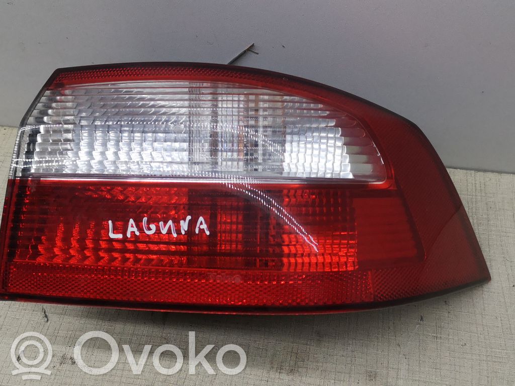 Renault Laguna II Aizmugurējais lukturis virsbūvē 
