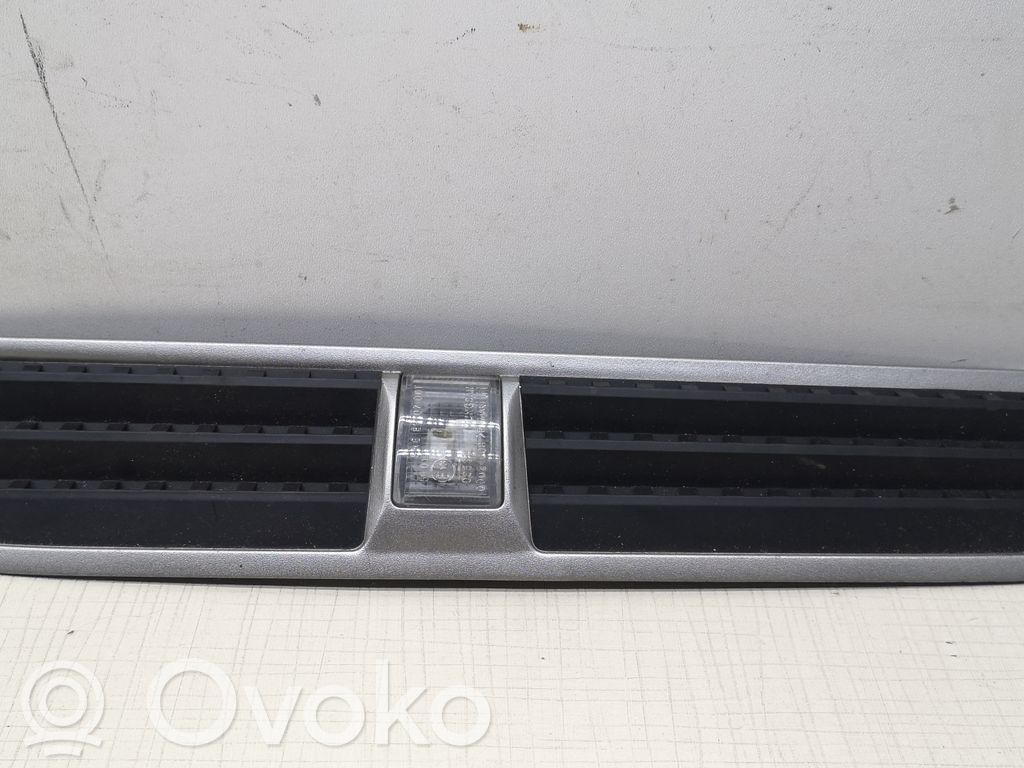 Opel Antara Lusteinlass Gitter Kotflügel 