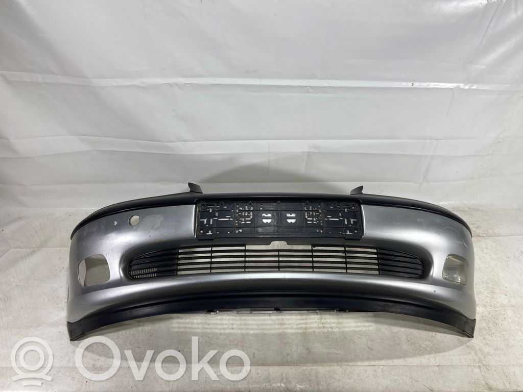 Opel Vectra B Parachoques delantero 