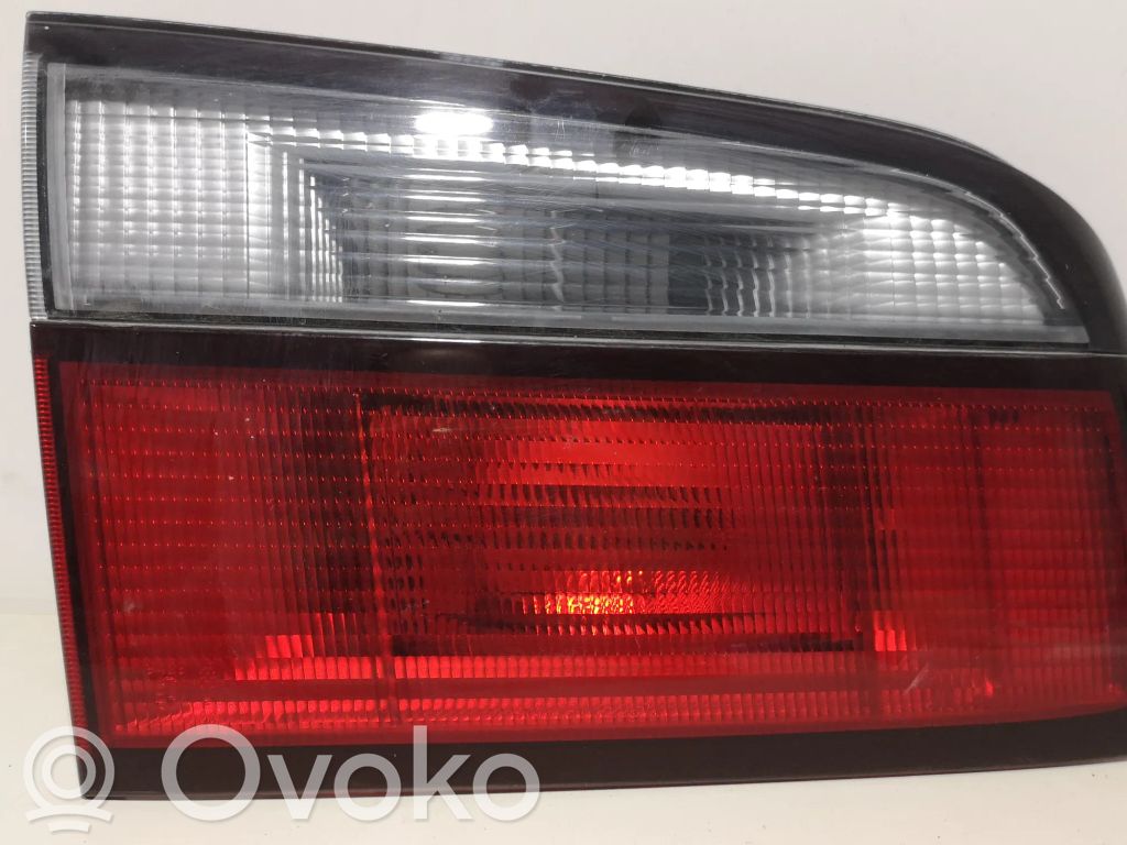 Mazda 626 Aizmugurējais lukturis pārsegā 