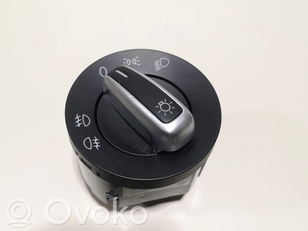 Volkswagen Tiguan Light switch 