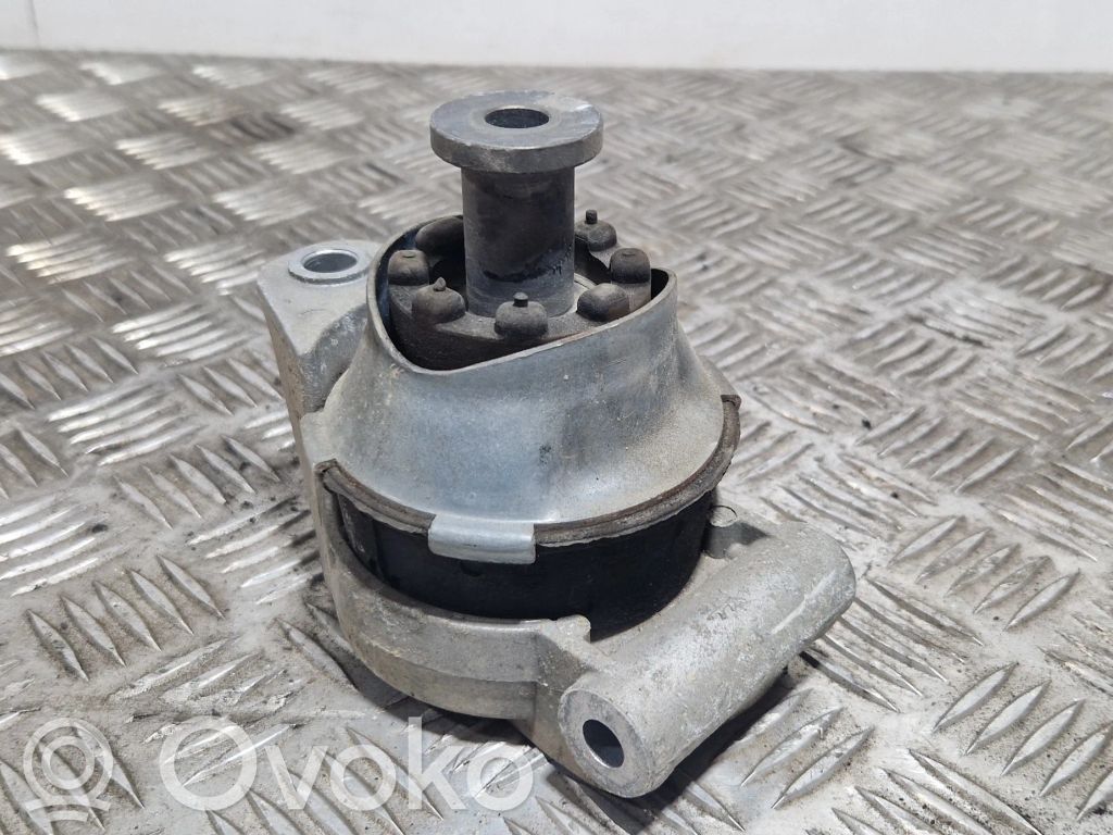 Opel Meriva B Engine mount bracket 